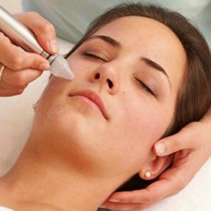 Μικροδερμοαπόξεση με κρυστάλλους